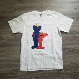 ***SOLD***uniqlo x KAWS x Sesame street t-shirt